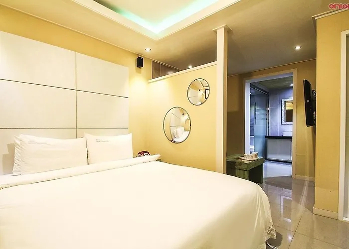 Daniel Campanella Hotel 2*